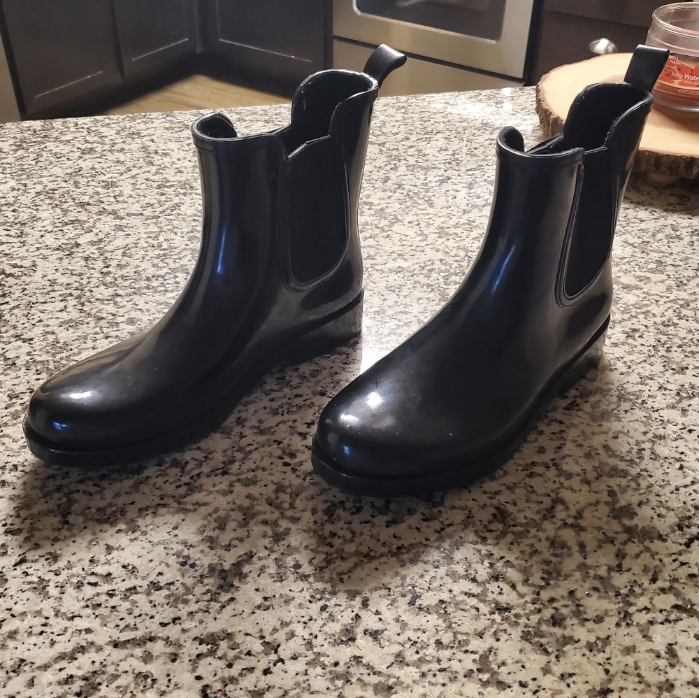 Crown and Ivy Rain Boot